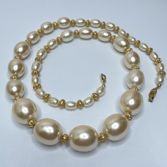 Vintage Napier Cream Lucite Pearl Beaded Necklace Gold Tone Statement 31” Long - Picture 2 of 8